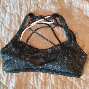 Dark green free to be wild bra lululemon sz 6